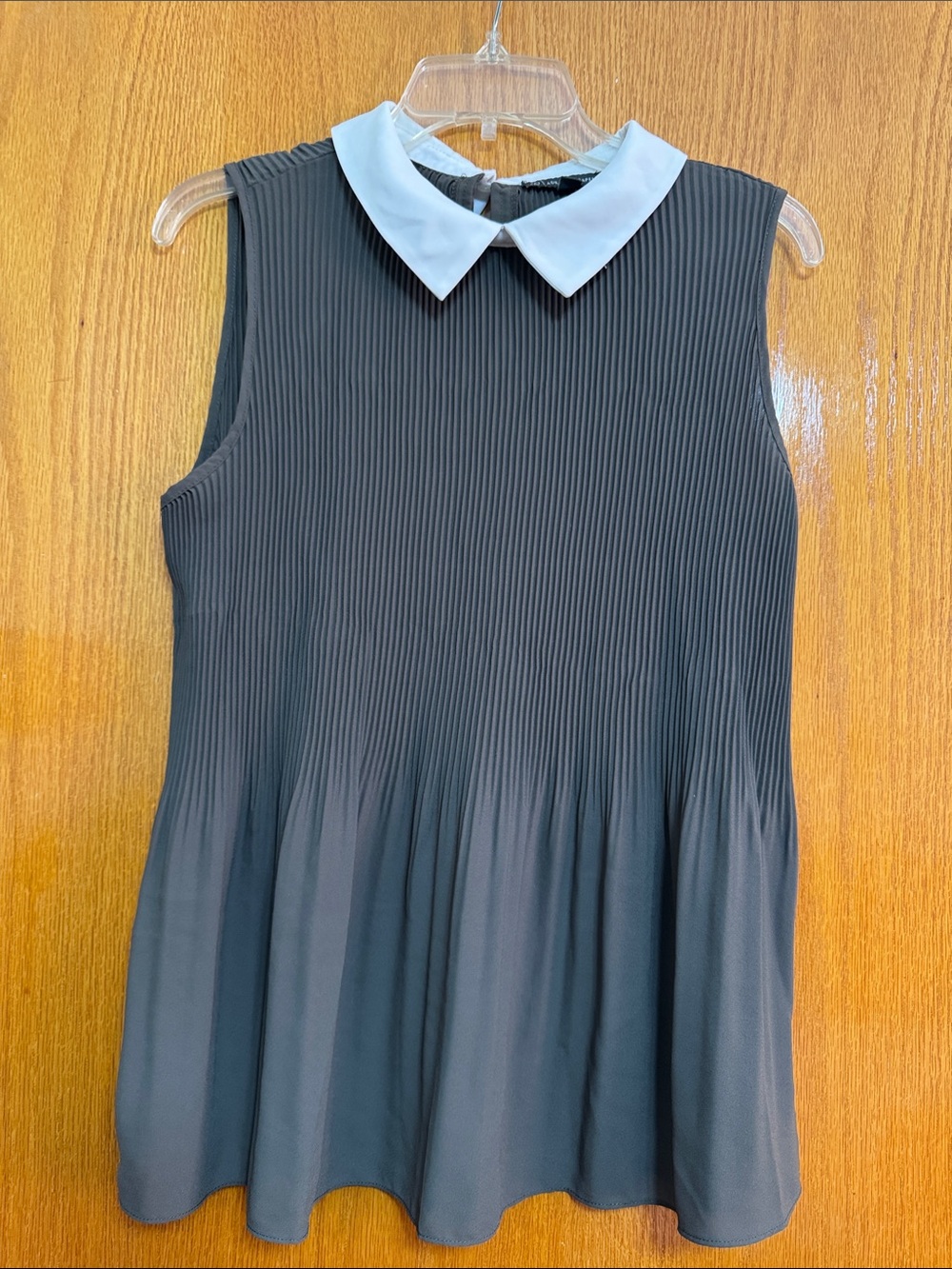 A Bundle of 5 Pieces of Women Tops, Fit Small to Medium